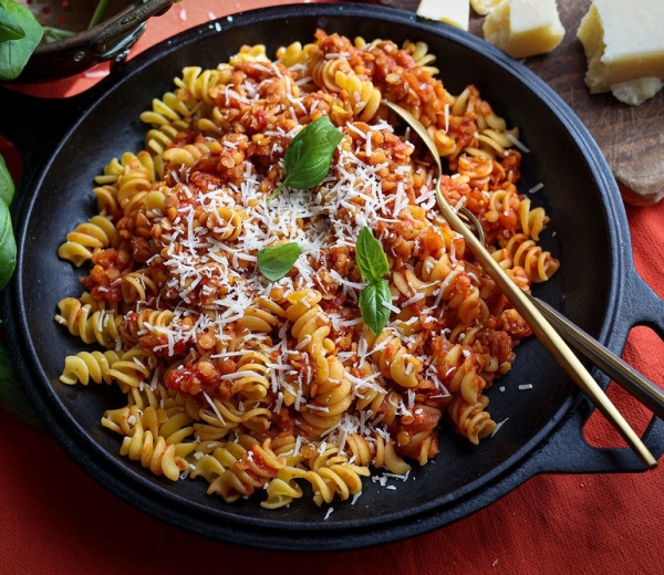 Zdravi recepti Fusilli od butternut tikve s bologneseom od leće Zdravi recepti Fusilli od butternut tikve s bologneseom od leće